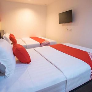 Oyo 90281 Hotel Taj Seksyen 13